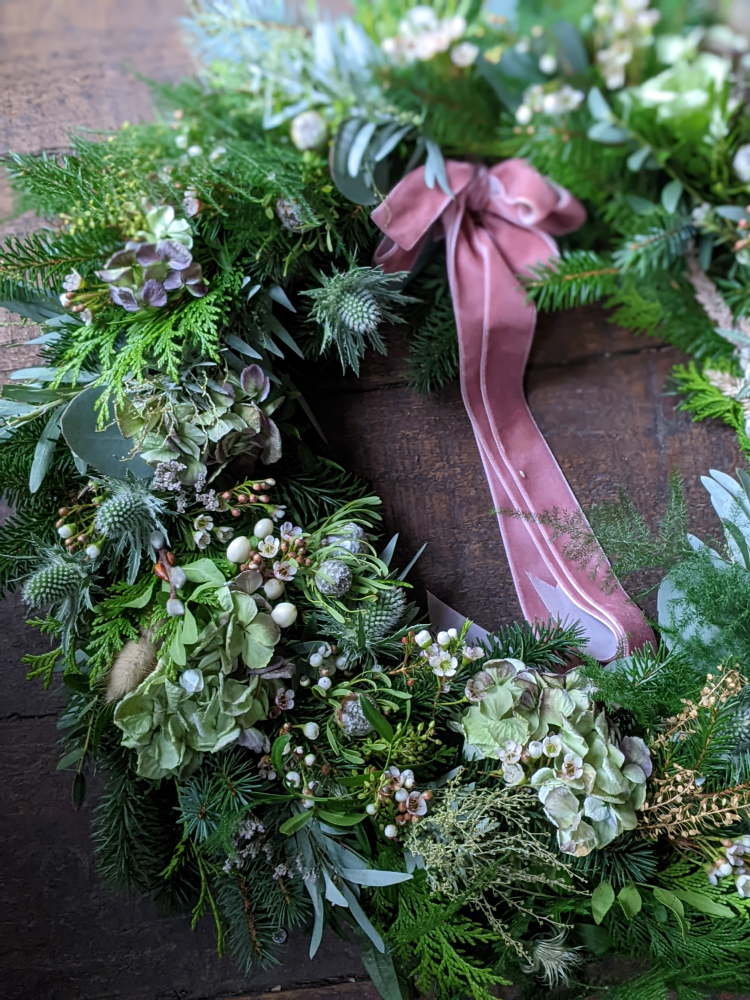 Order your Christmas Wreath today in Helensburgh, Arrochar, Loch Lomond, Cove, Kilcreggan, Garelochhead, Dumbarton, Rhu & Cardross